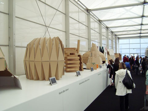 V302184 958 480 360 2