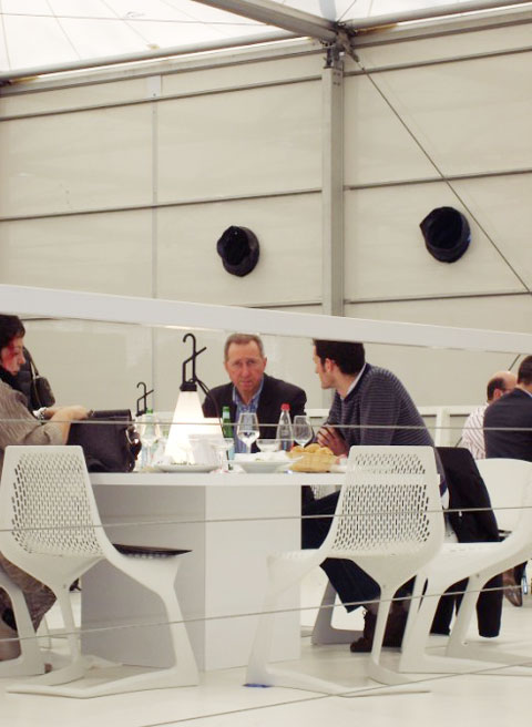 V302184 958 480 656 5