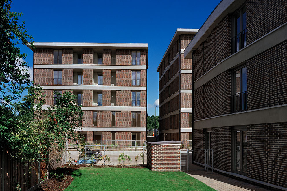 L2 V355754 958 992 661 4