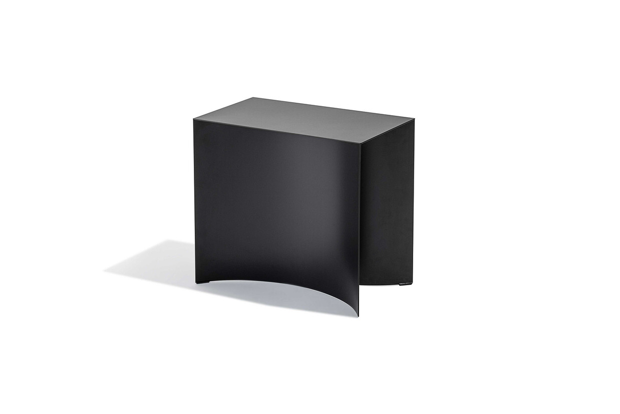 Voodoo Stool Void stool by Desalto | STYLEPARK