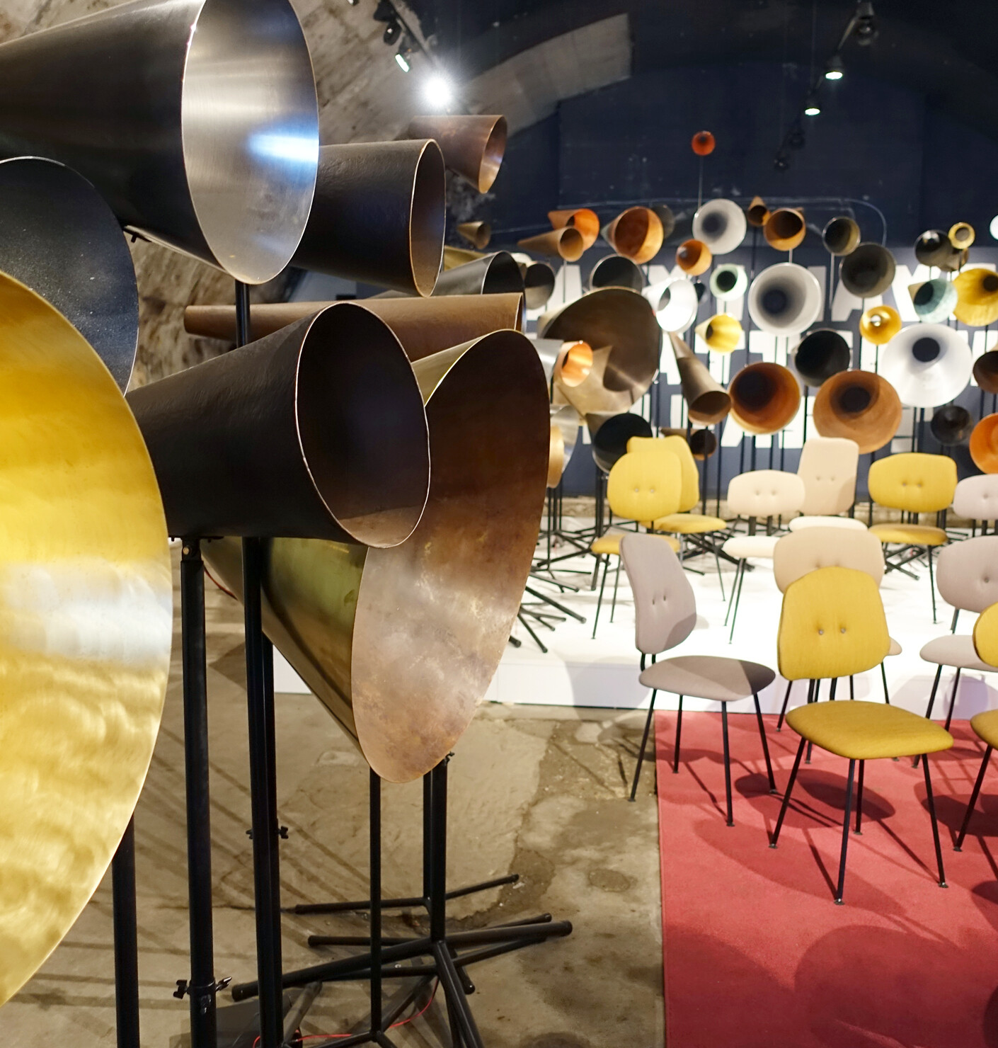 Salone, viewed critically 04: Funny and Glossy