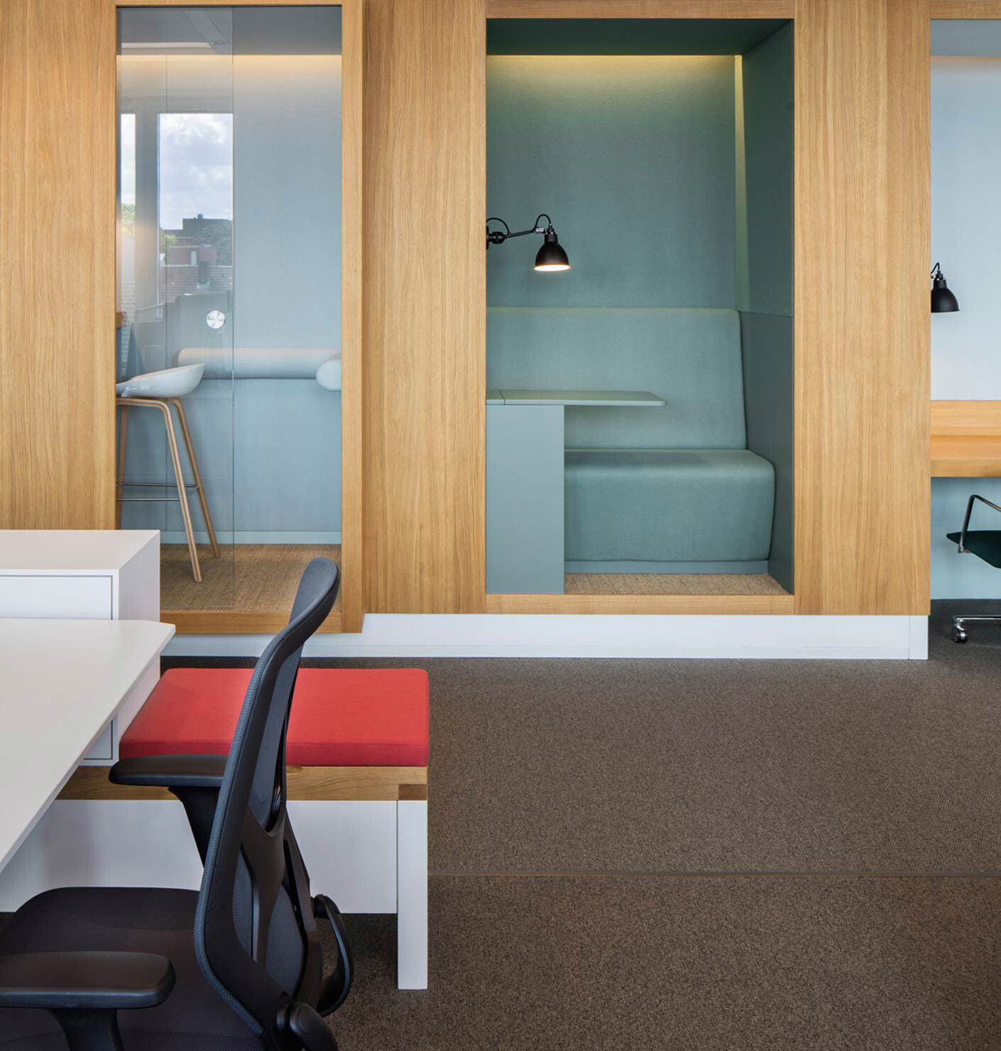 A communicating office