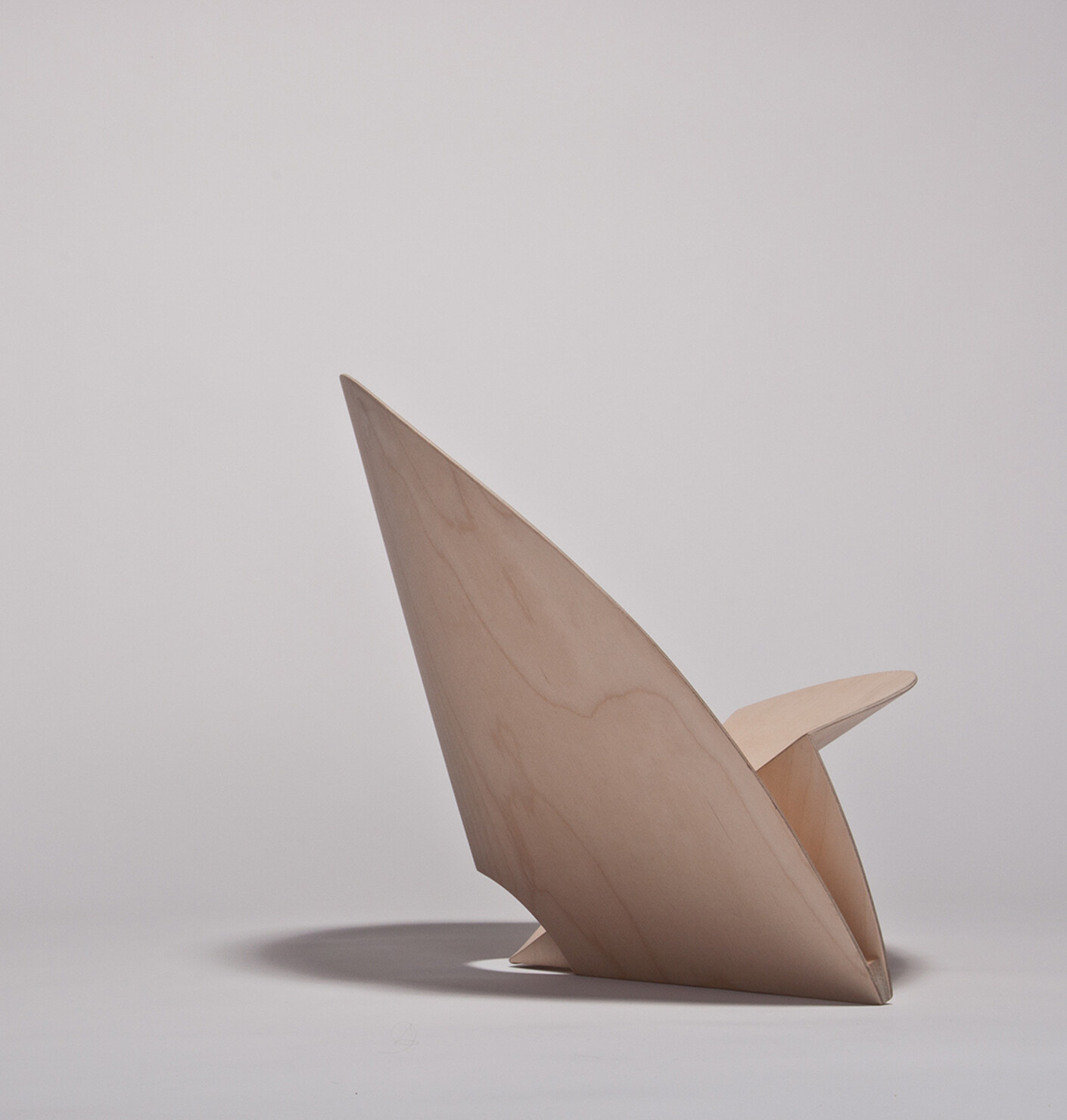 Modest everyday objects