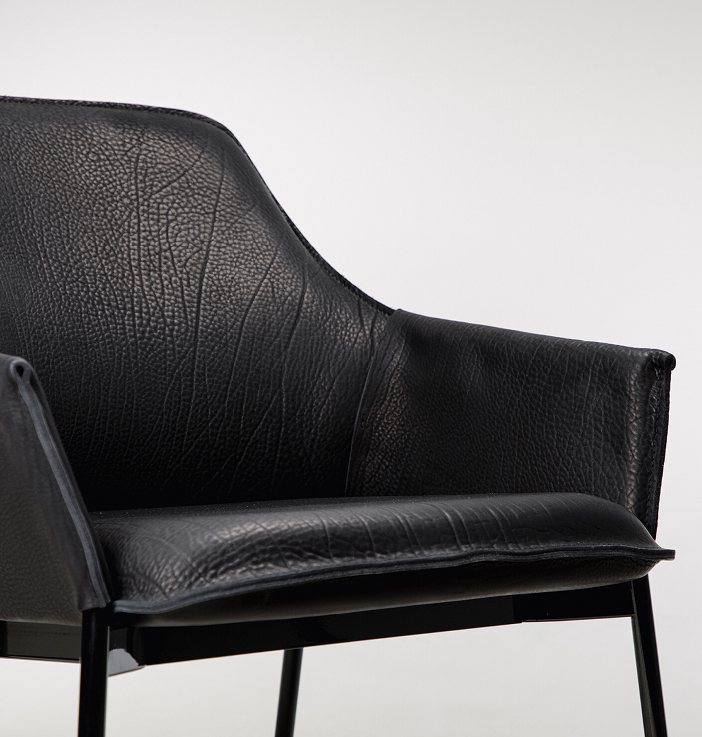 Freifrau 2023: GRACE LOUNGE CHAIR LOW