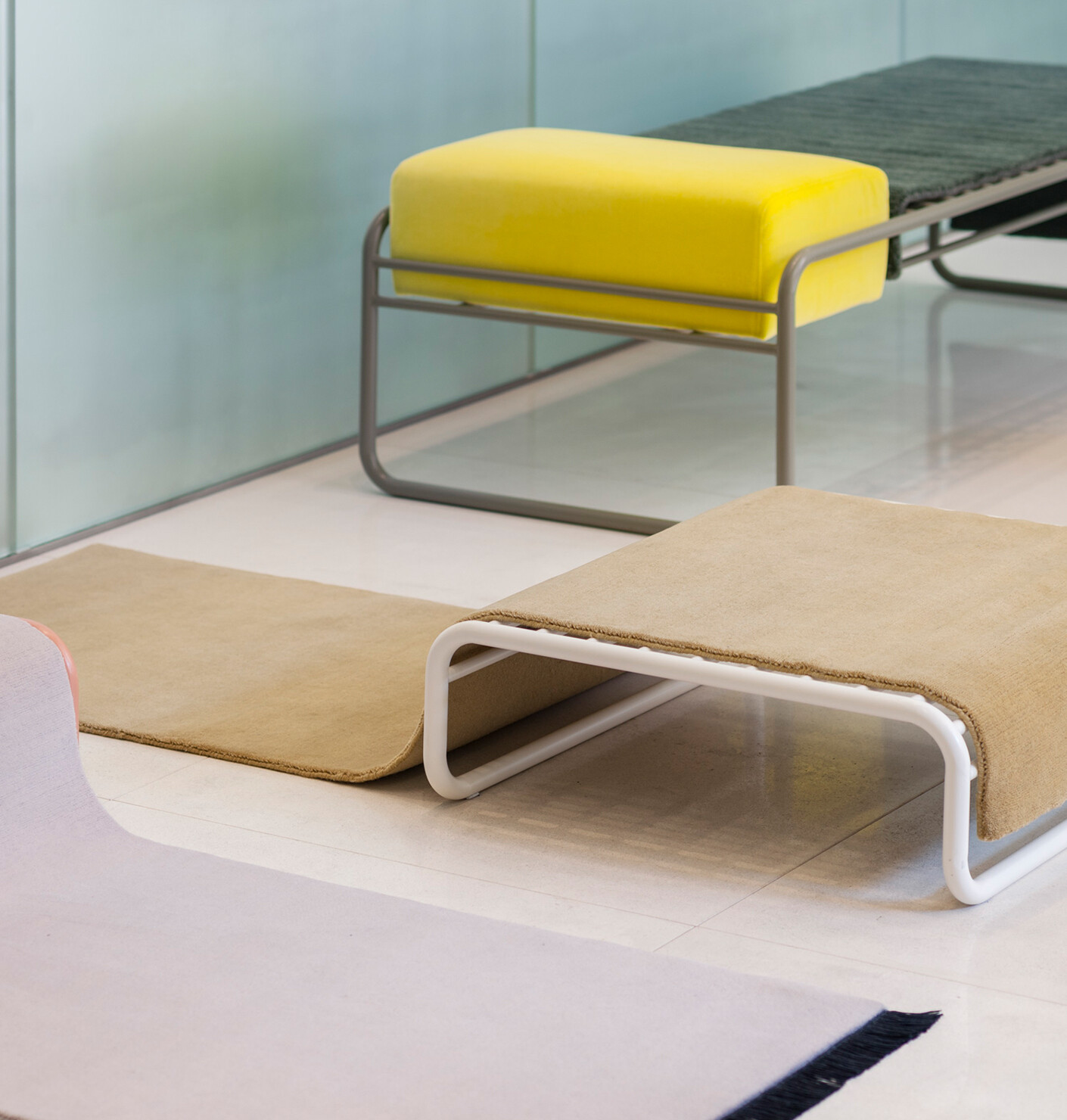 Twill weaves and kilims