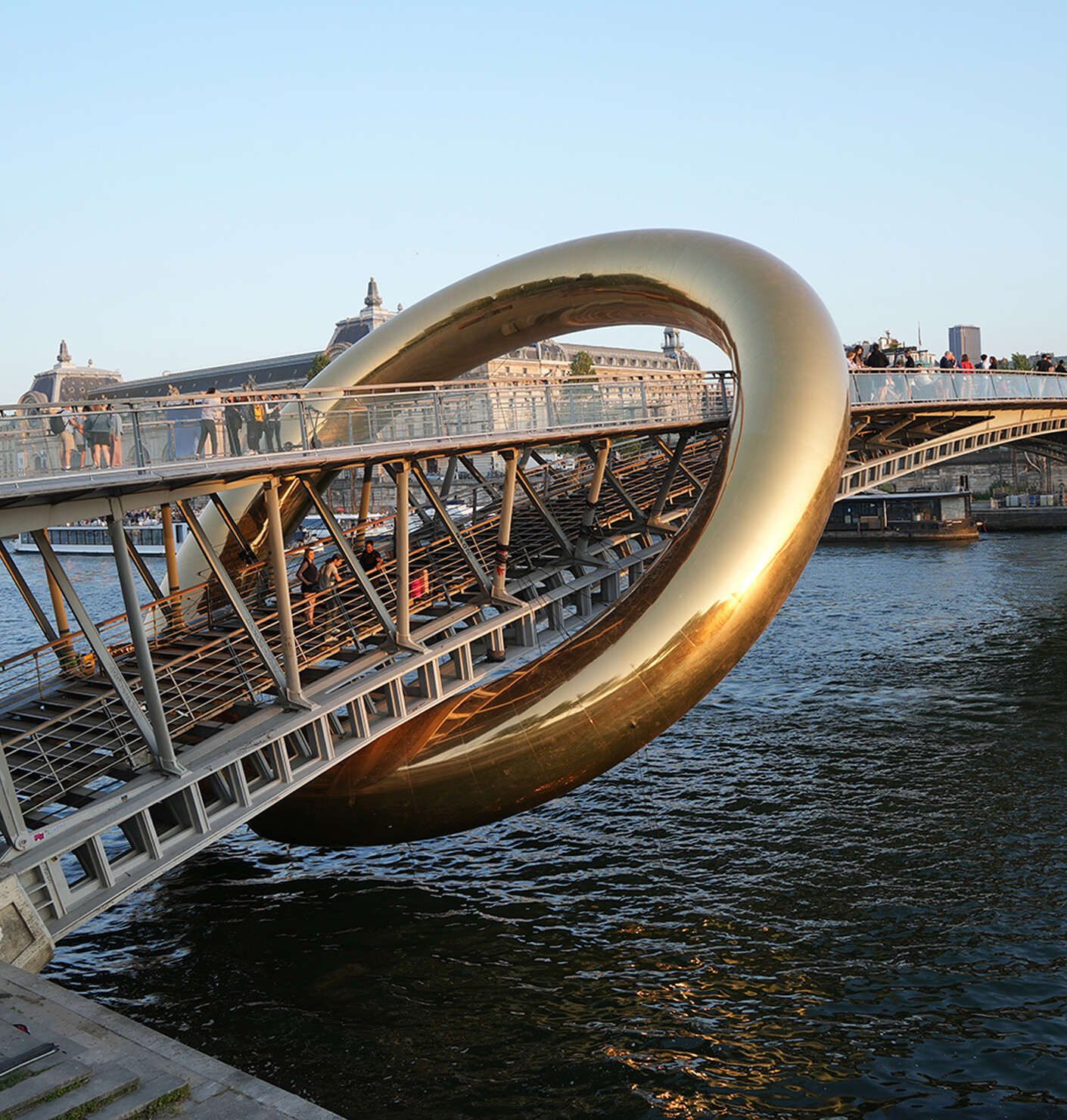 Inflatable architecture