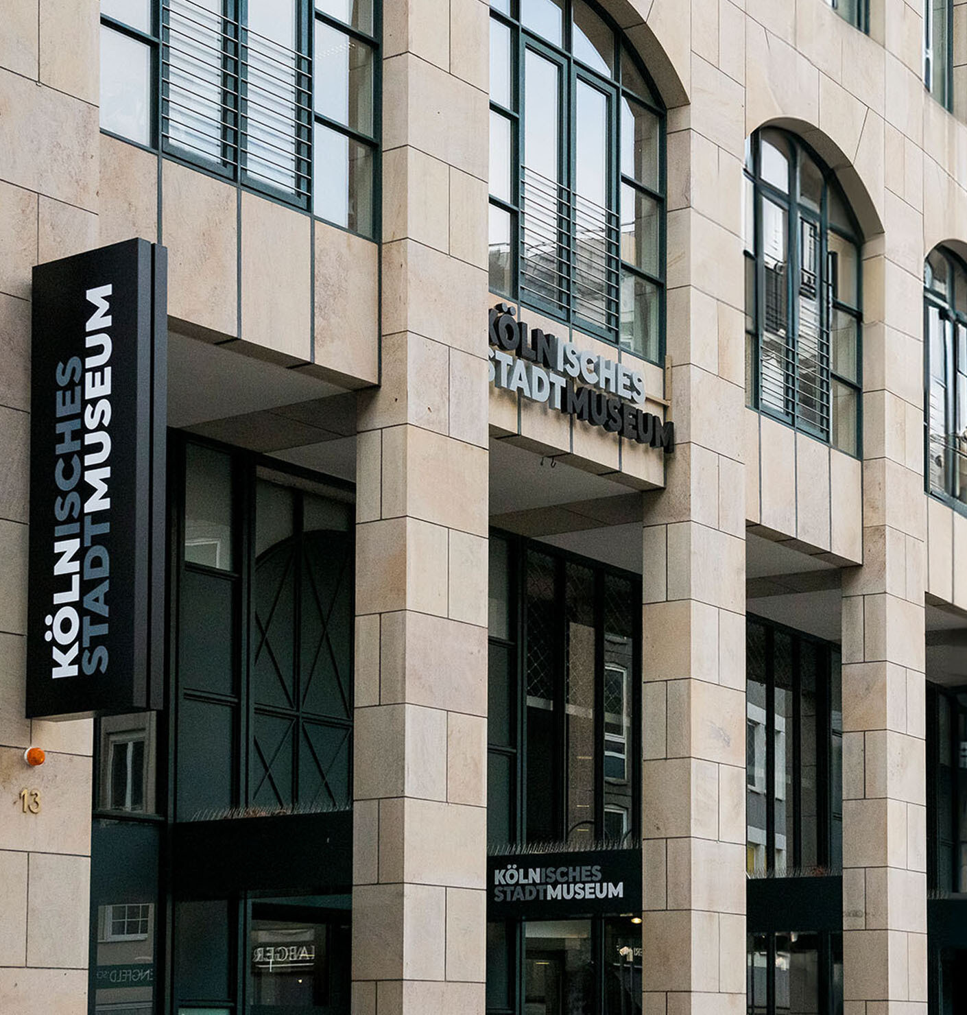 Art instead of consumption