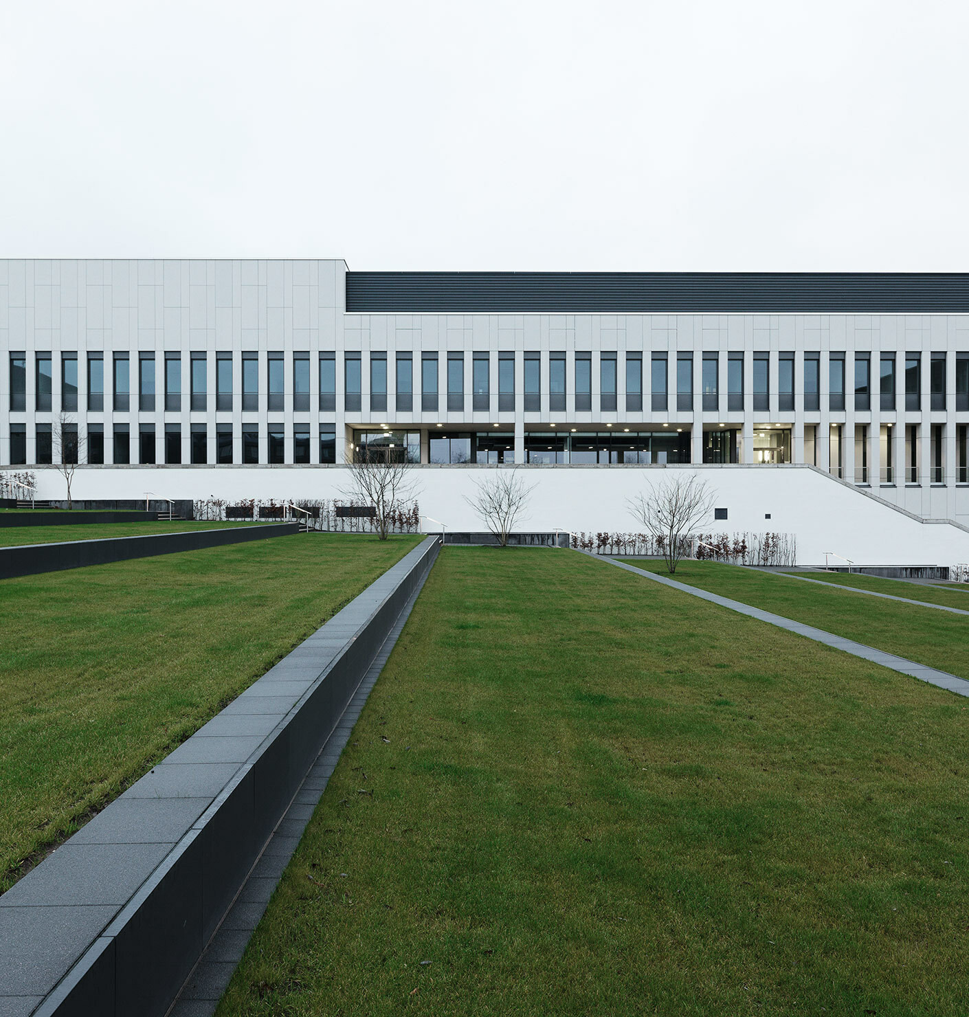 A dynamic façade for a historical campus