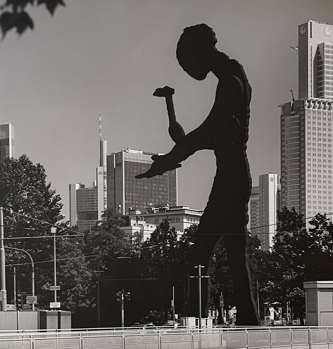 Reverberating images