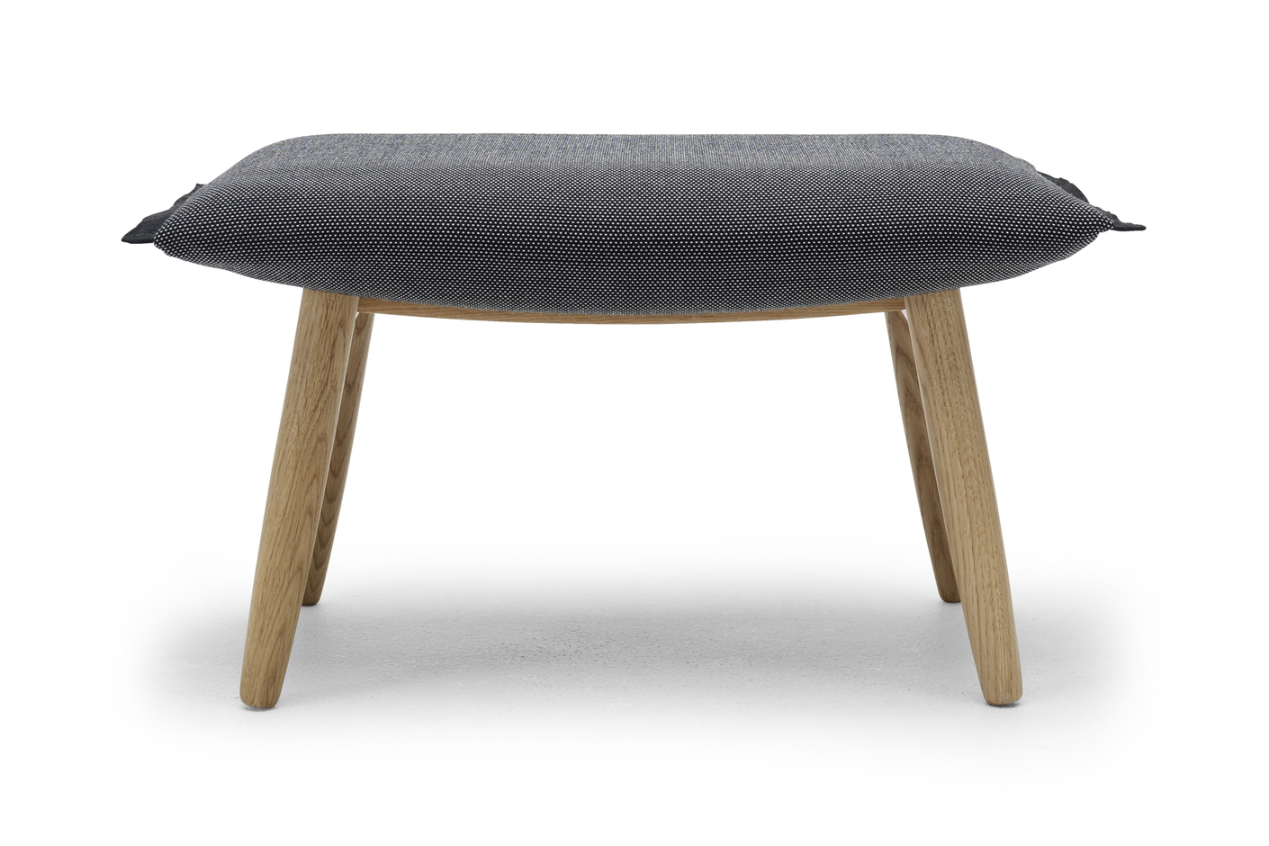 E005 Embrace Hocker