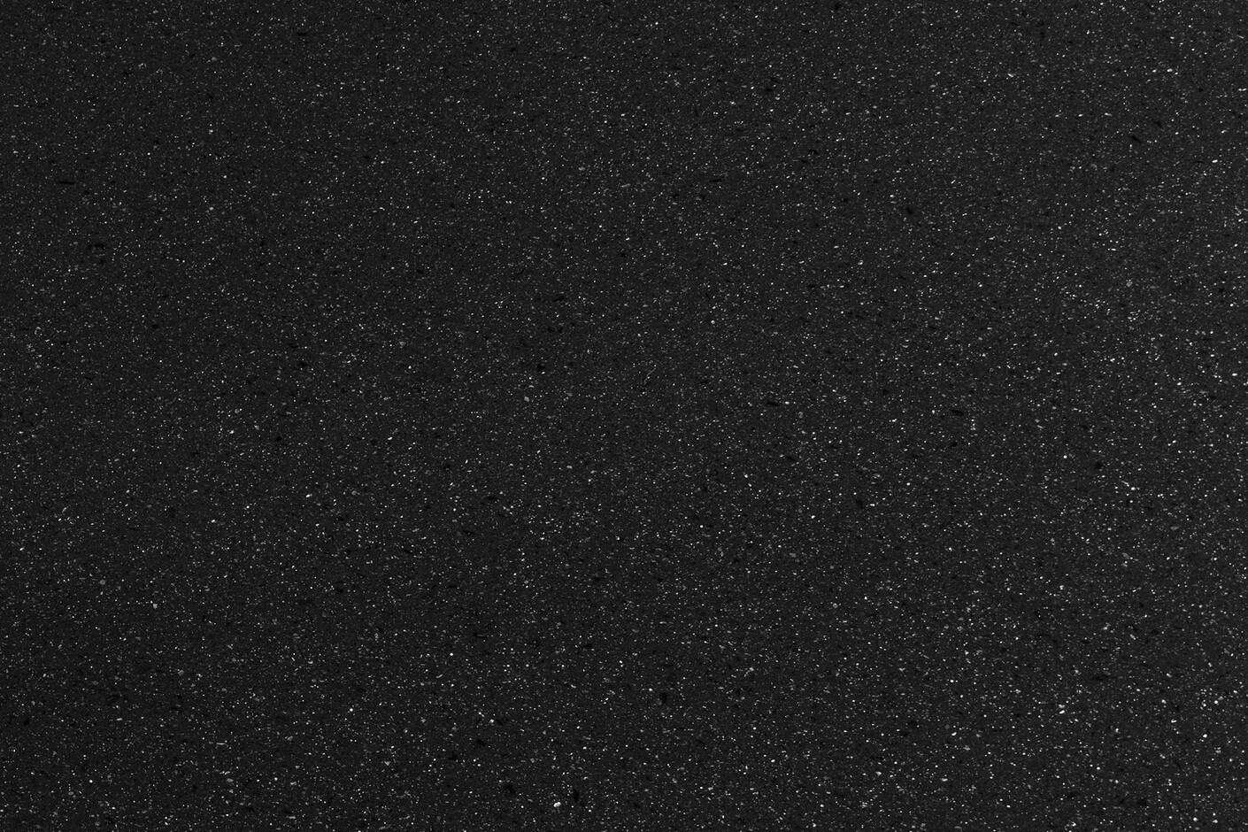 8904. Black Mirror