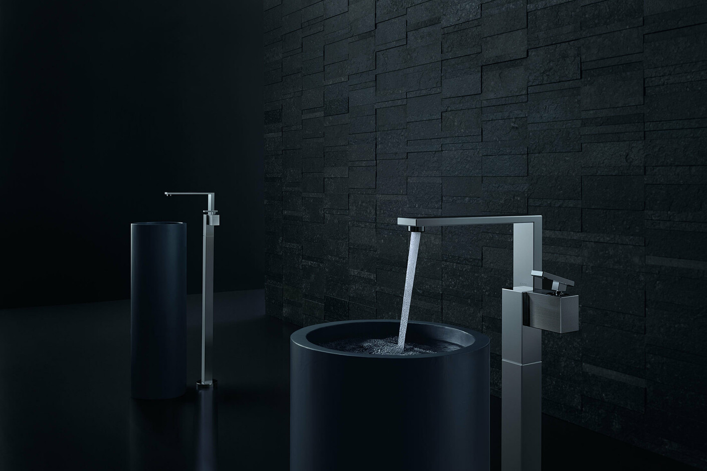 AXOR Edge Single lever basin mixer floor-standing with push-open waste set - diamond cut