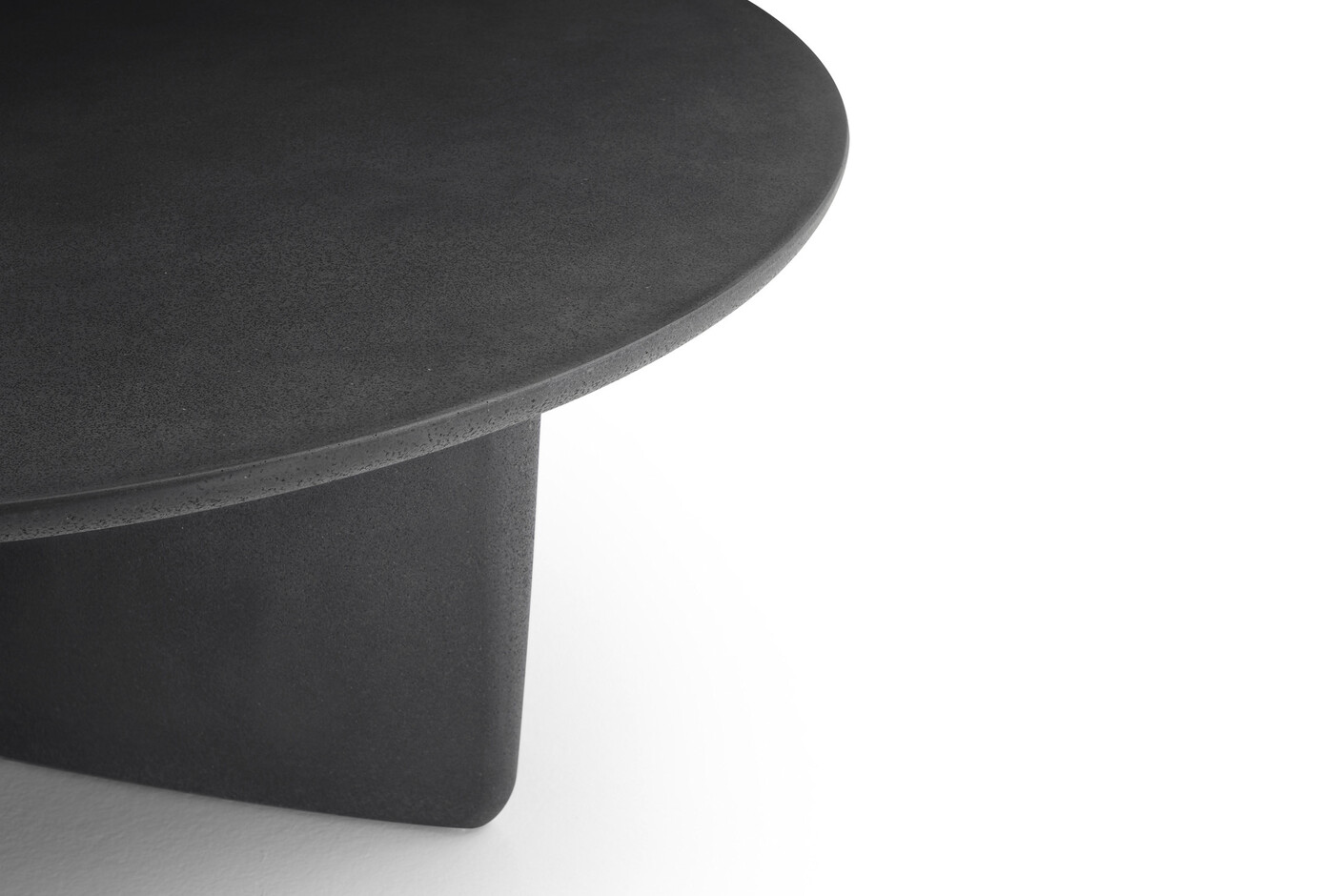 TOBI ISHI outdoor