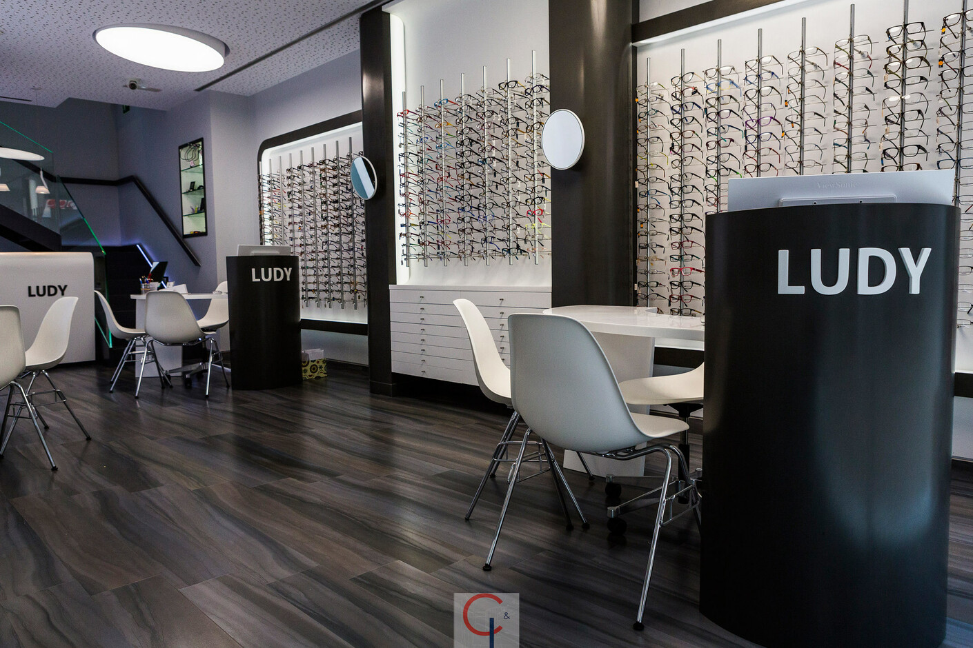 Multiopticas Ludy 6906. Dark Grey, 4102. Extreme light, 1100. Snow White