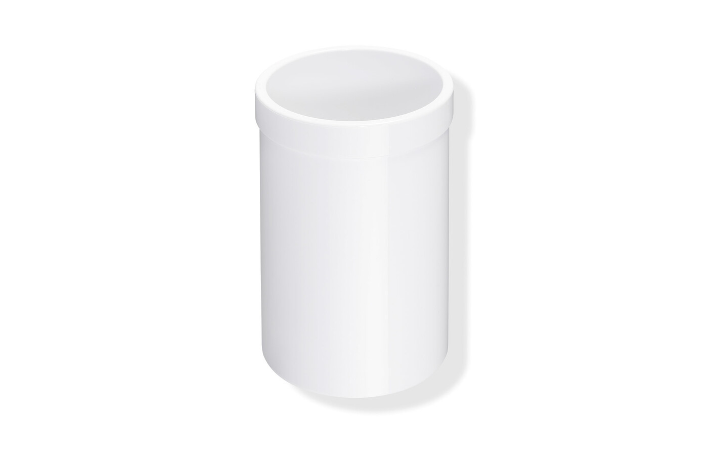 Tumbler with flat bottom