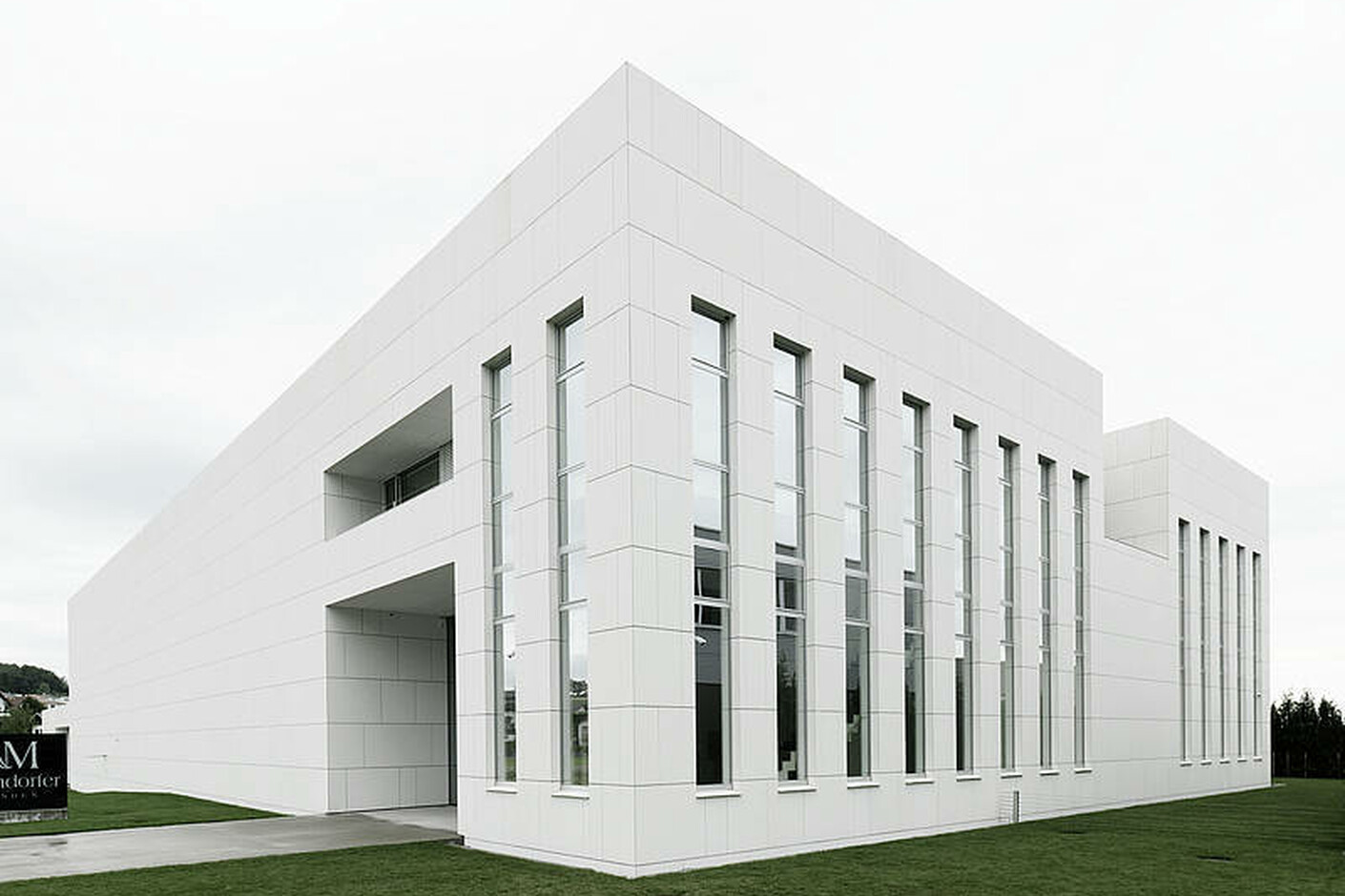 concrete skin, GMP Holding, Gmunden