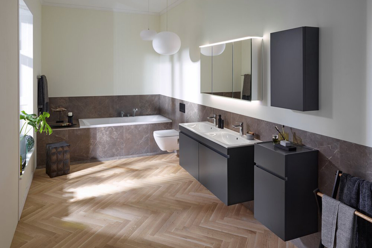 Renova und Renova Plan bath tubs