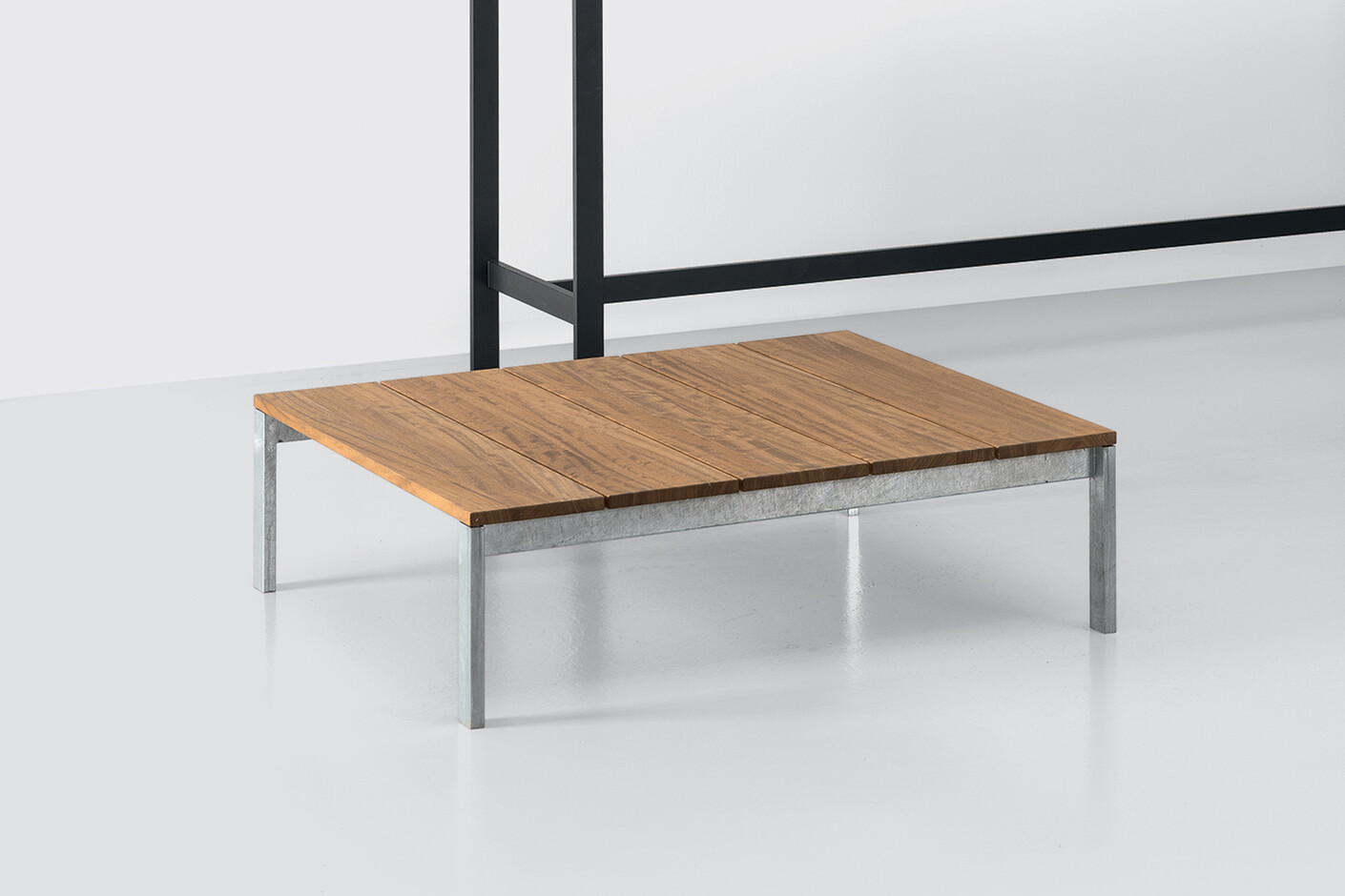 be-Easy slatted small table