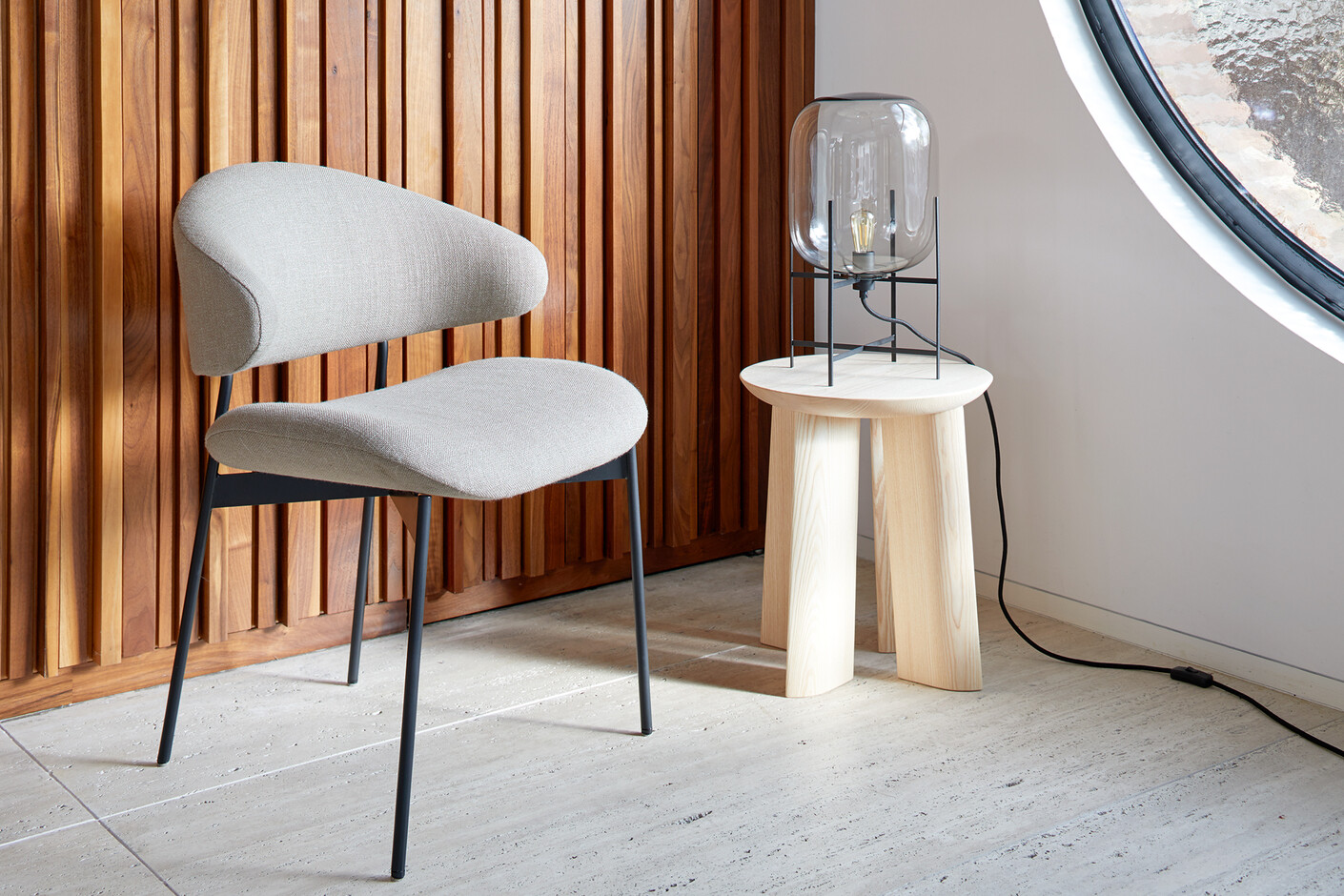 Luz Stuhl P68 Beistelltisch