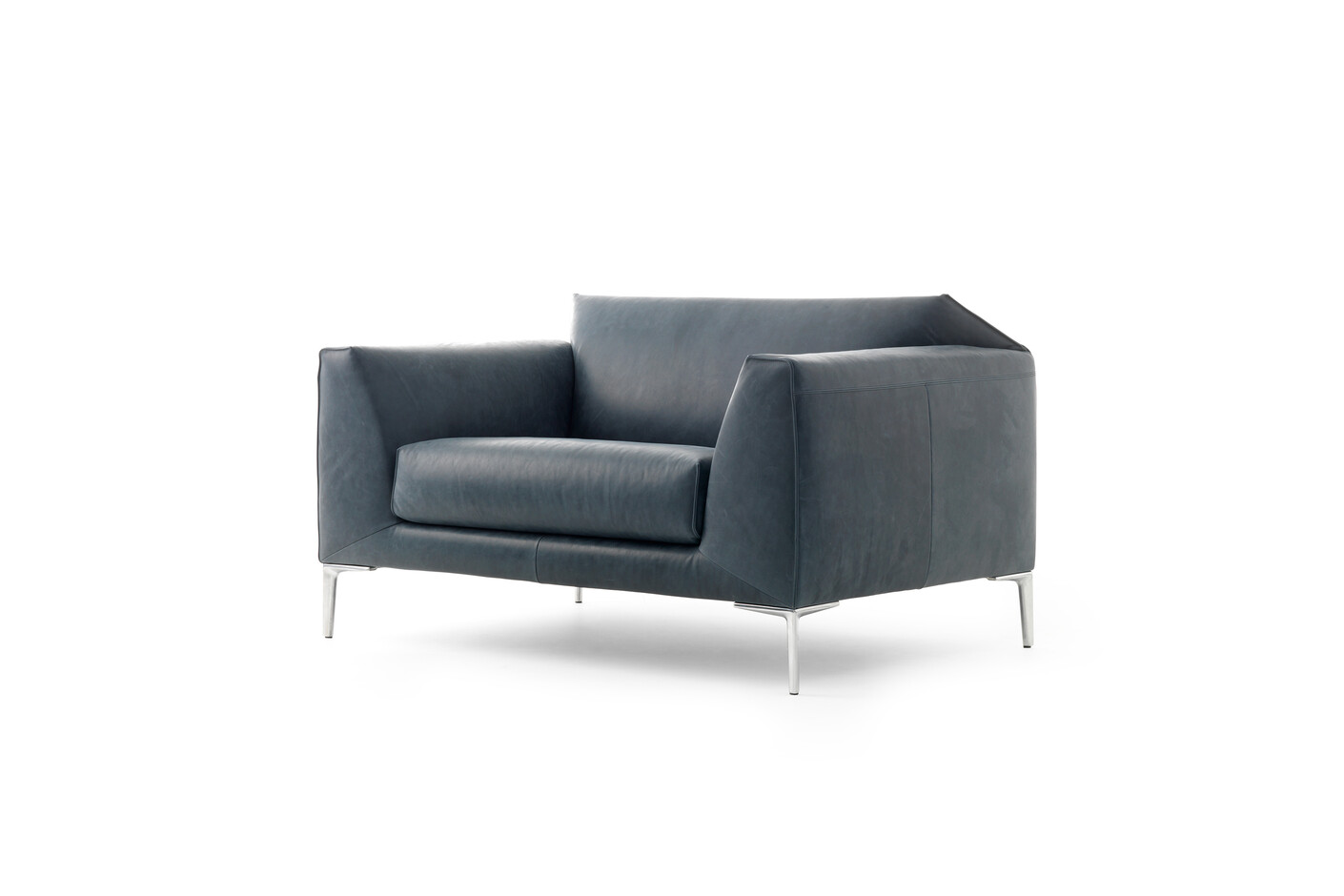 LX675 armchair