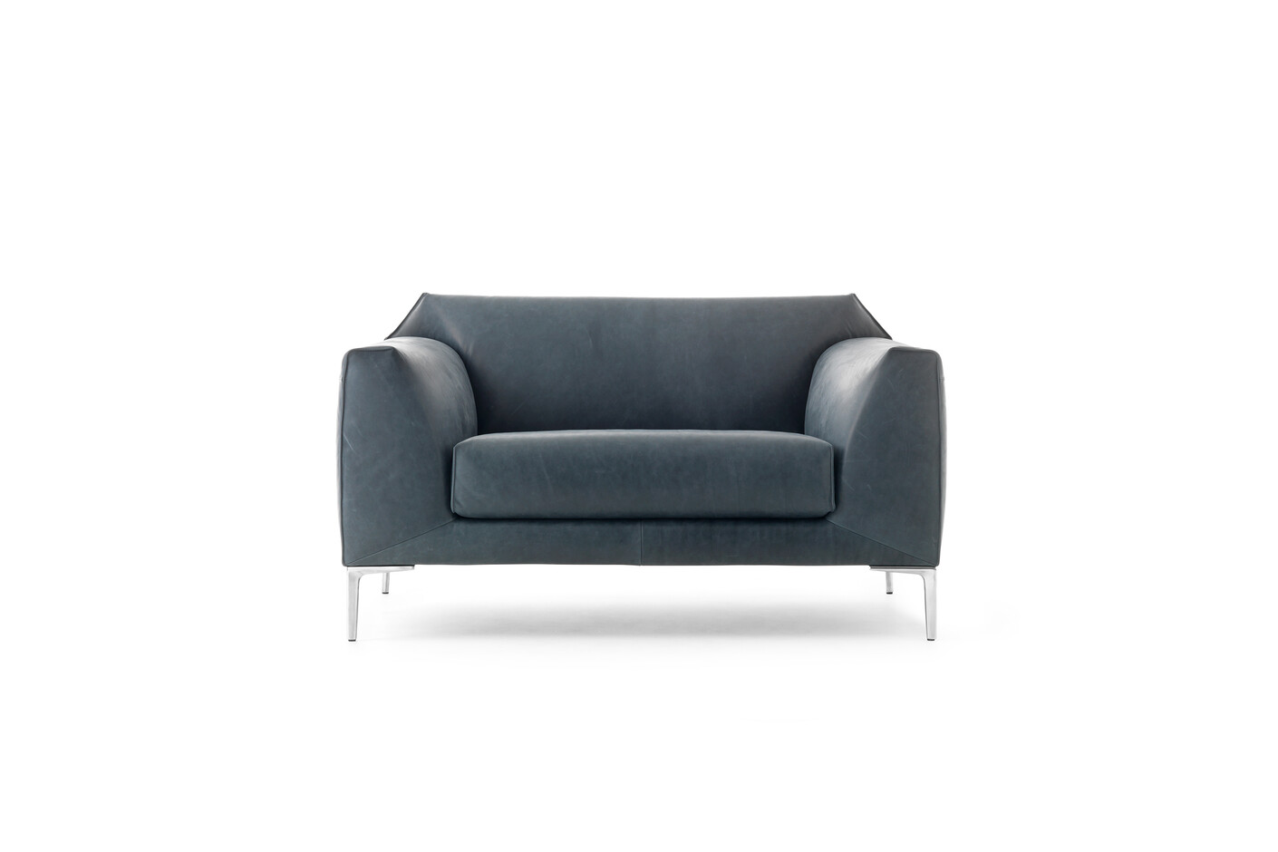 LX675 armchair