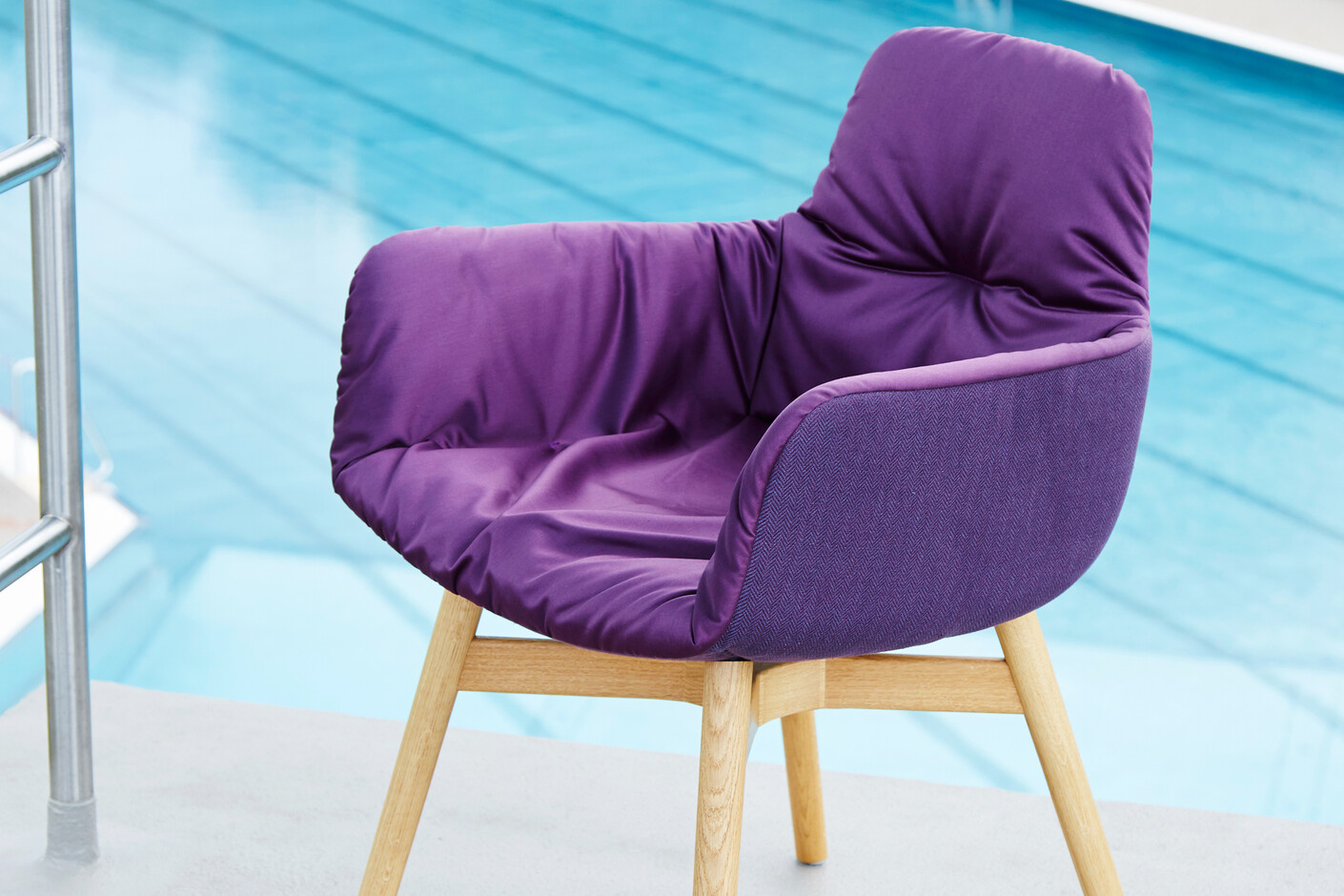 Leya Armchair High mit Kreuzzarge