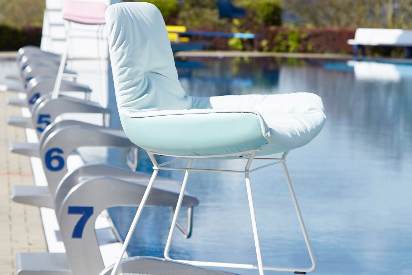 Leya Armchair Low mit Drahtgestell