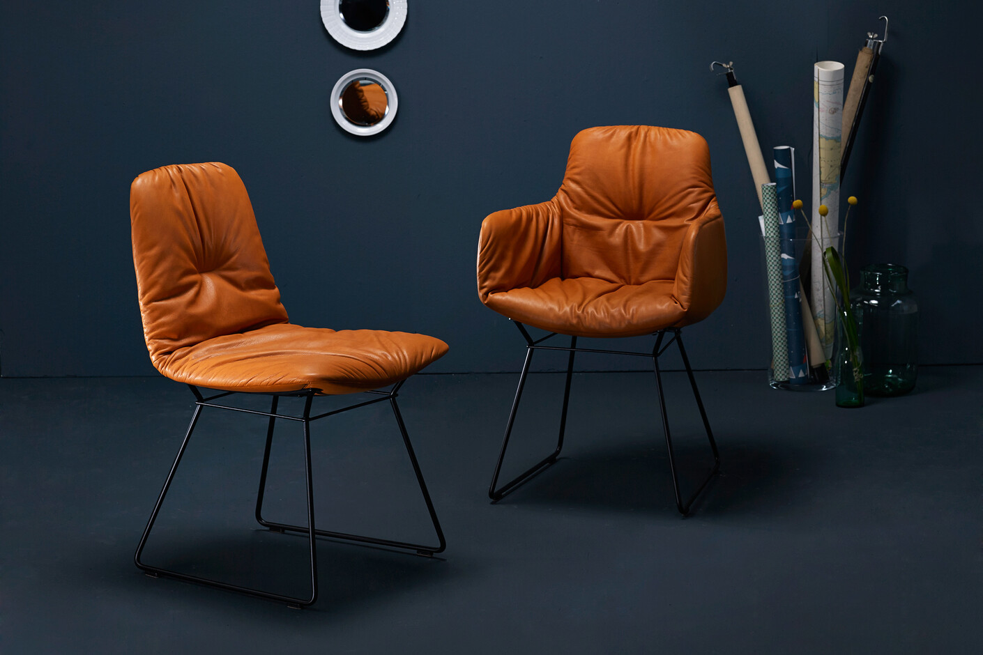 Leya chair with wire frame