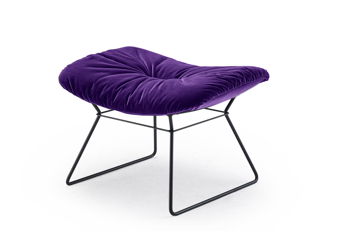 Leya ottoman with wire frame