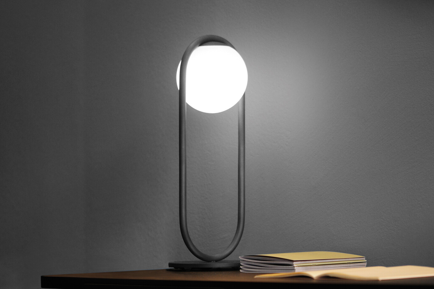 C_Ball table lamp
