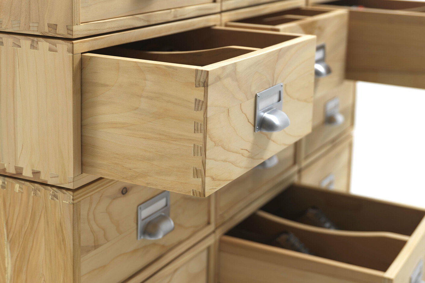 Prospectus shoe rack