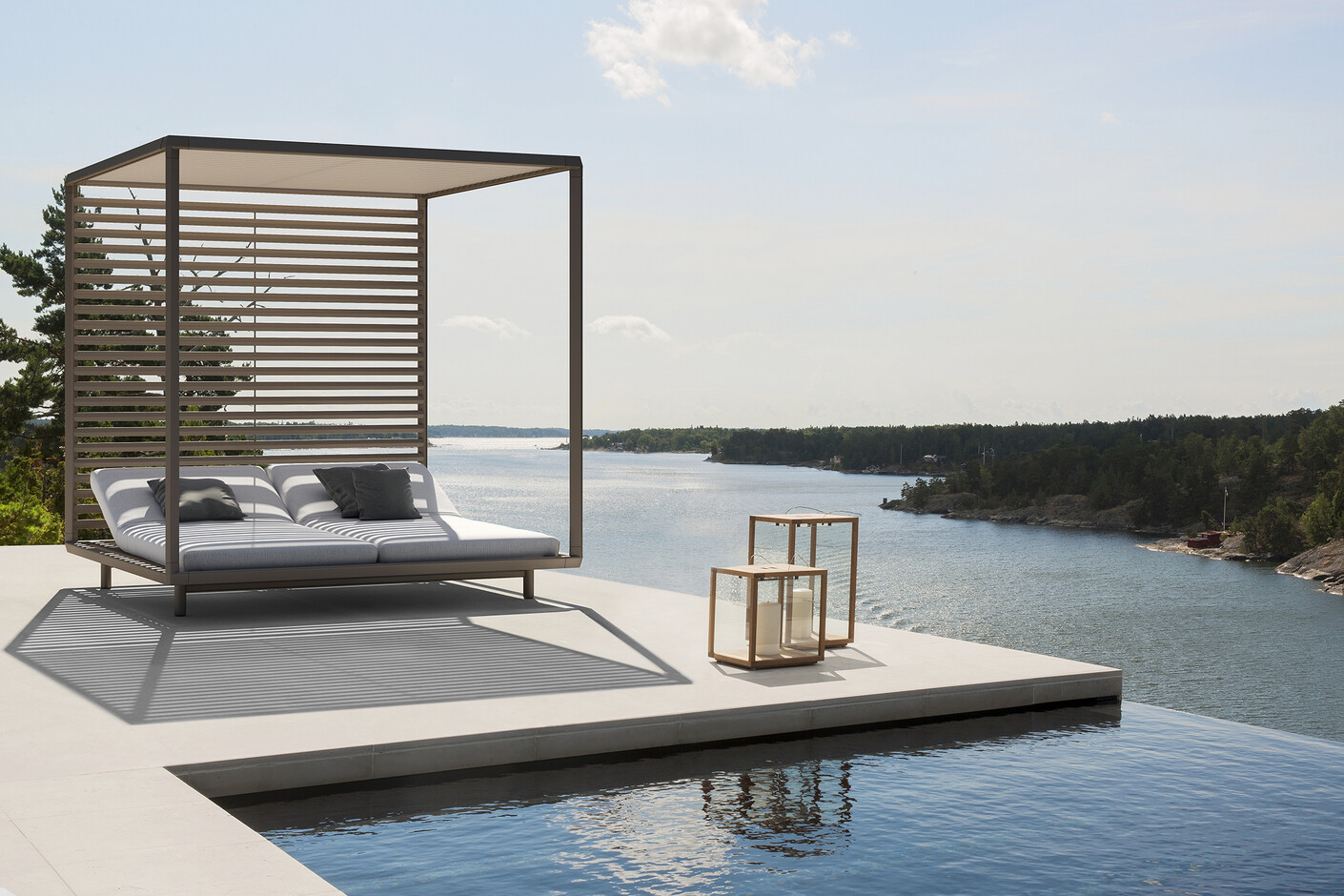 Pavilion Daybed