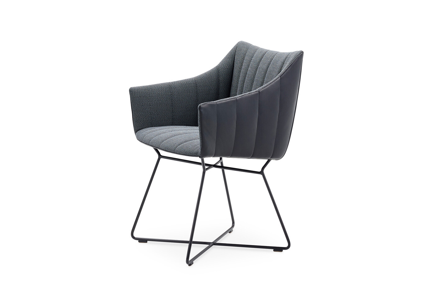 Rubie armchair with wire frame