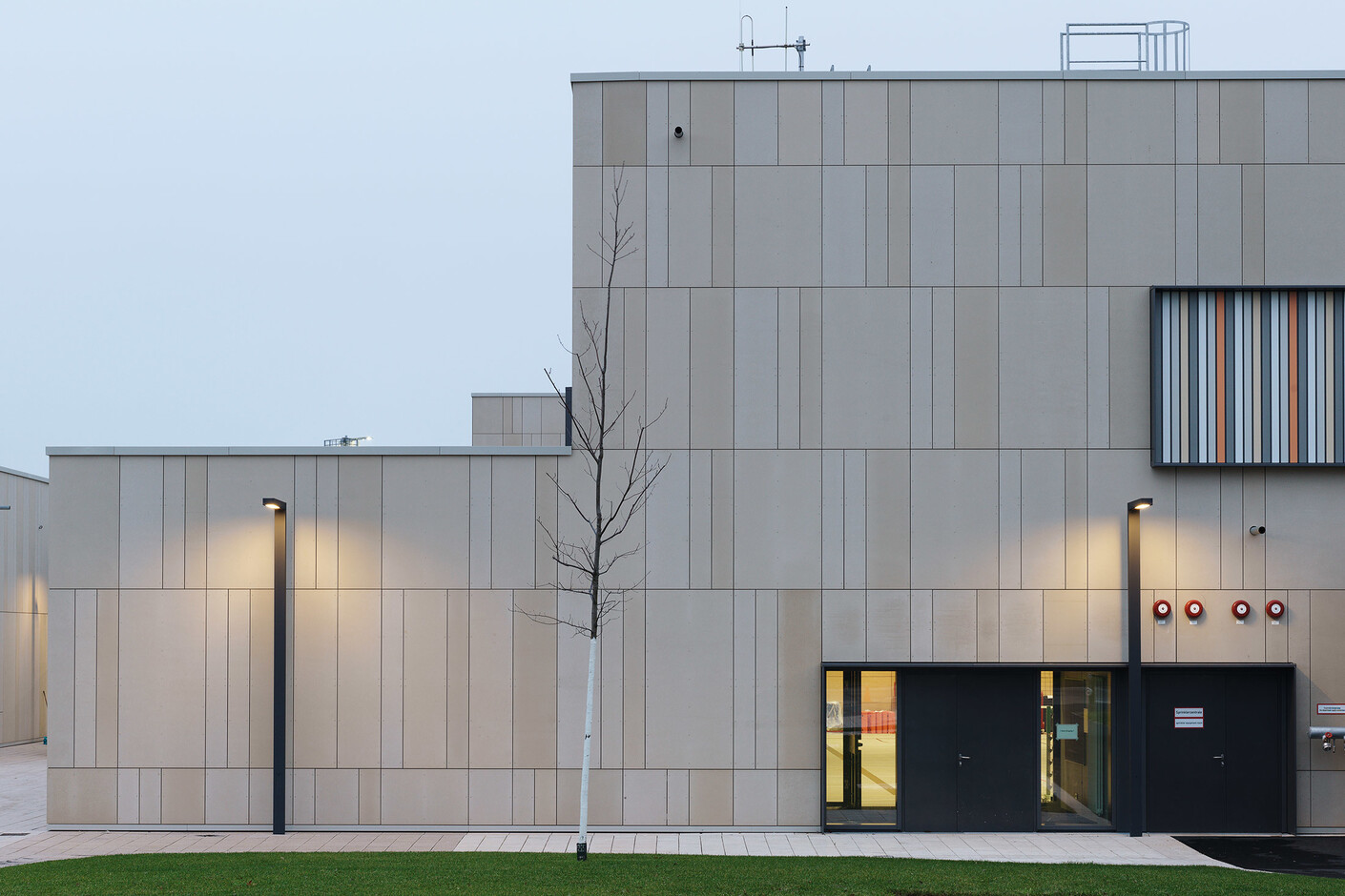 concrete skin, Middle & Highschool Spangdahlem