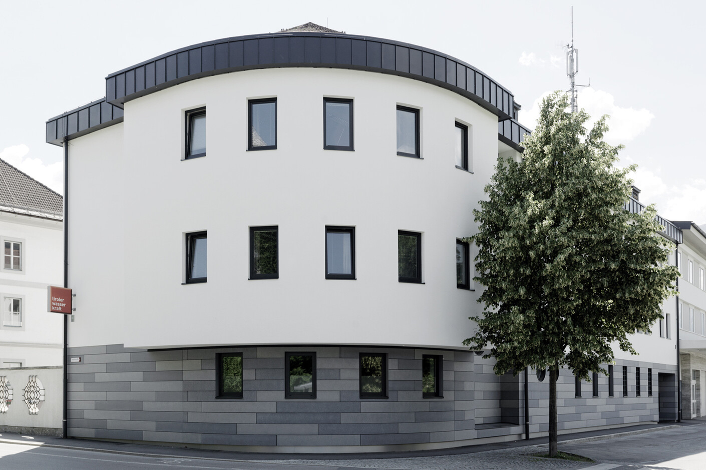 öko skin & formparts, TIWAG company building
