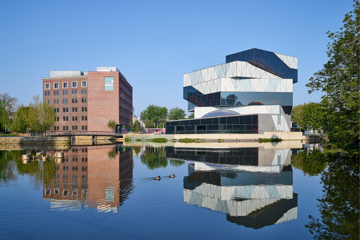 A strikingly successful experiment