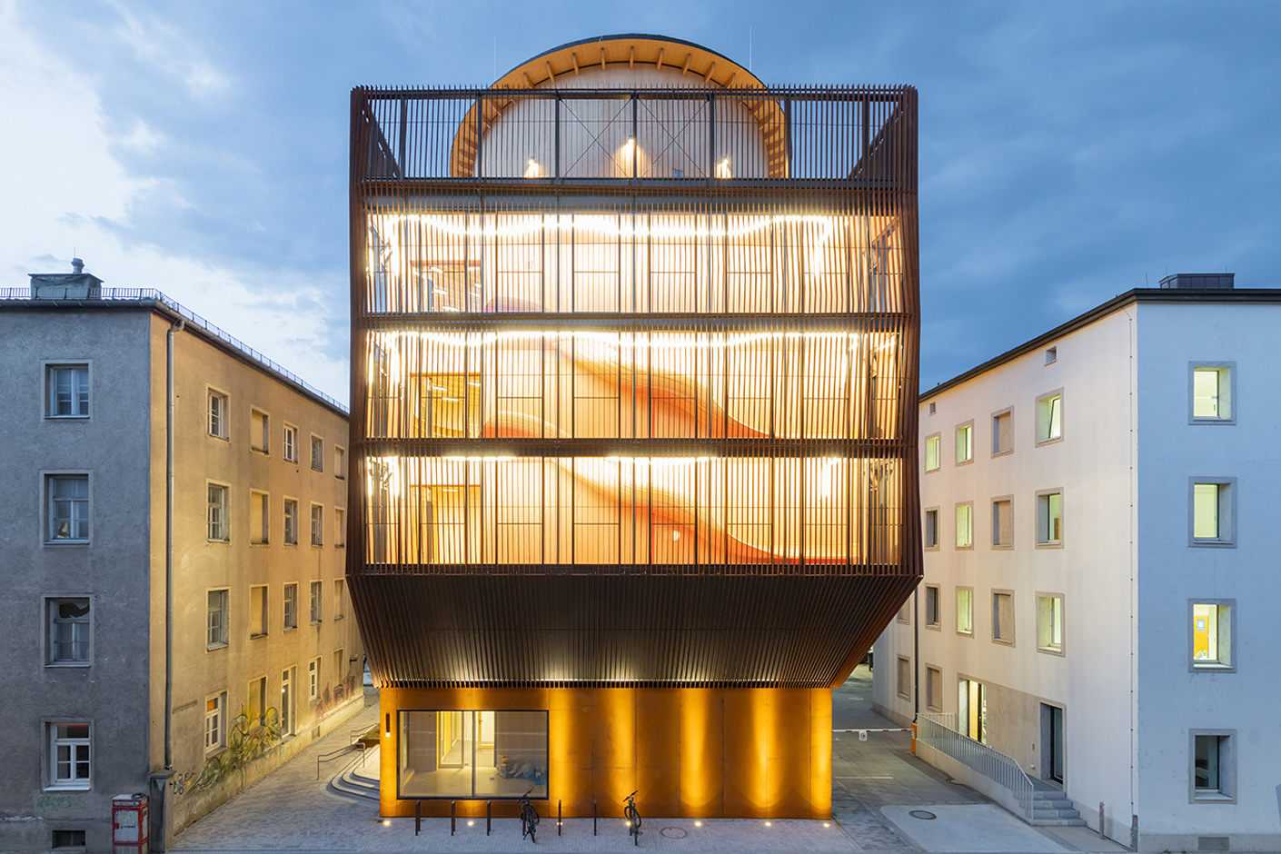 A house to discover
