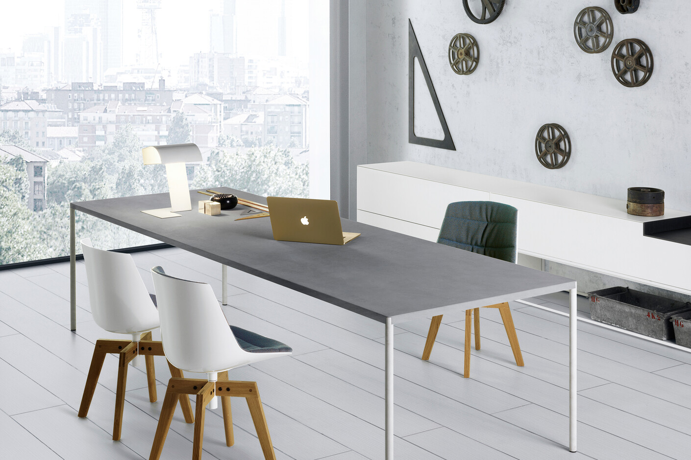Tables & desks