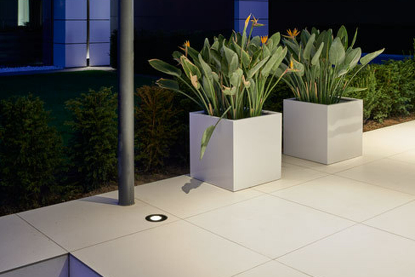 Up Circular Outdoor