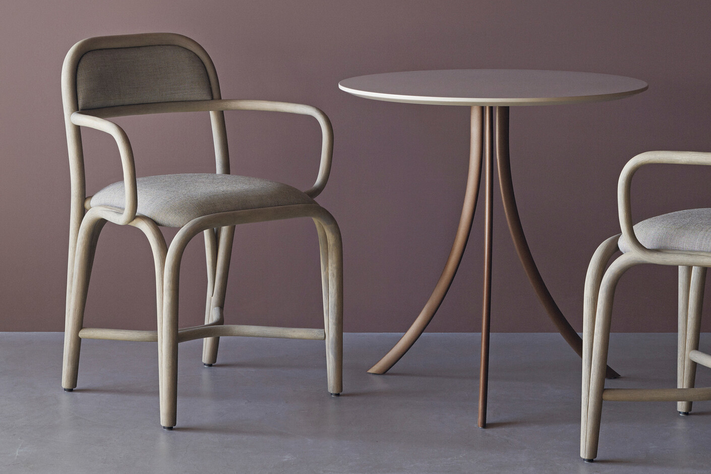 Fontal Stuhl mit Armlehnen gepolstert T011 C