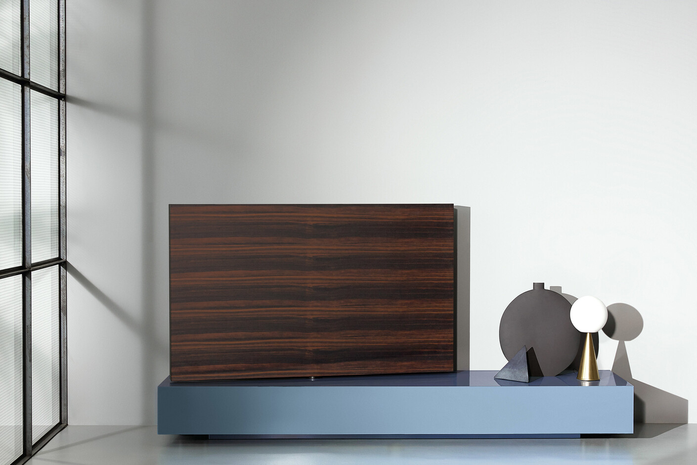 Modern Living TV / HI-FI