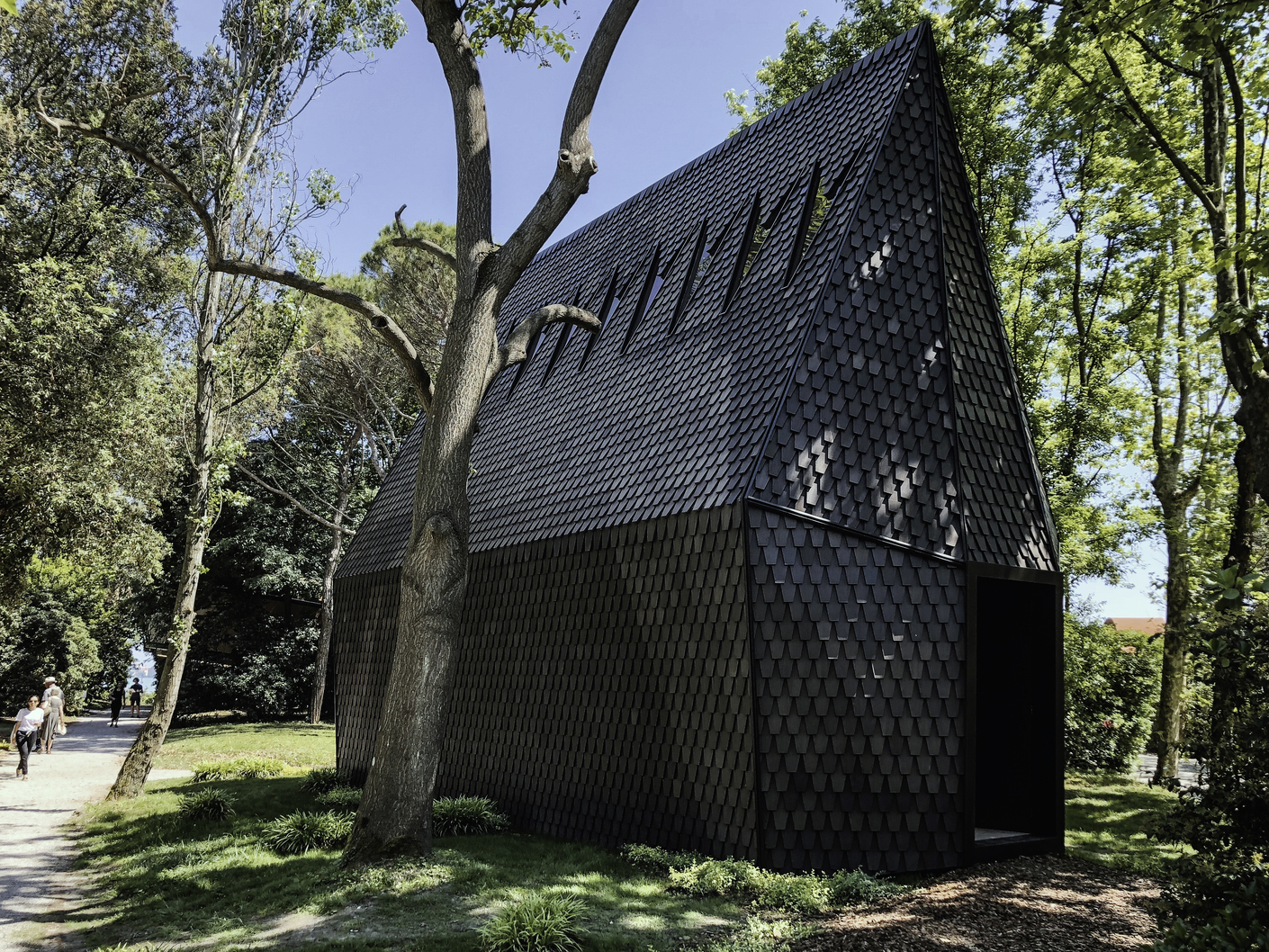Der Asplund-Pavilon dokumentiert die Skogskappellet, die den am Biennale-Projekt beteiligten Architekten als Inspiration diente.