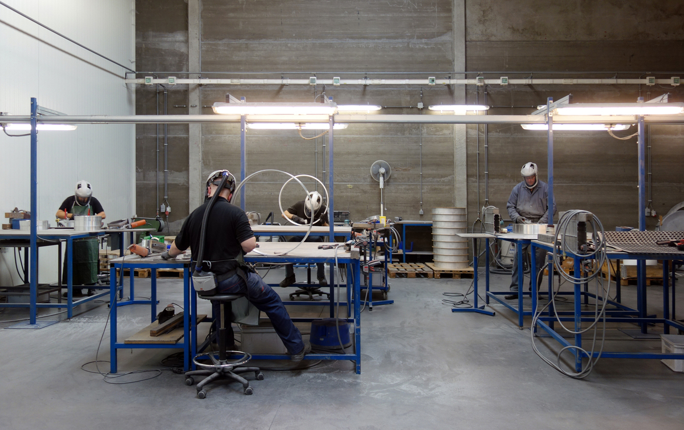 Participants had the opportunity to accompany different parts of the production process, namely to observe how aluminum sections are made for the “Super-Oh!” series, and see the LEDs being inserted into the “Supernova” luminaire.