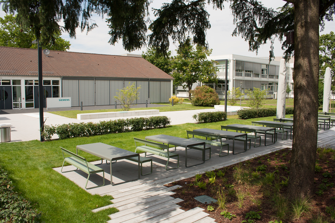 Siemens Karlsruhe Terrace Canteen Fermob Bellevie