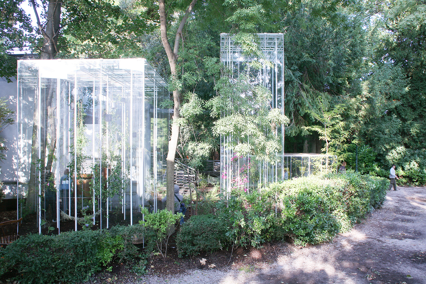 Der japanische Pavillon auf der Architekturbiennale 2008 von Junya Ishigami.