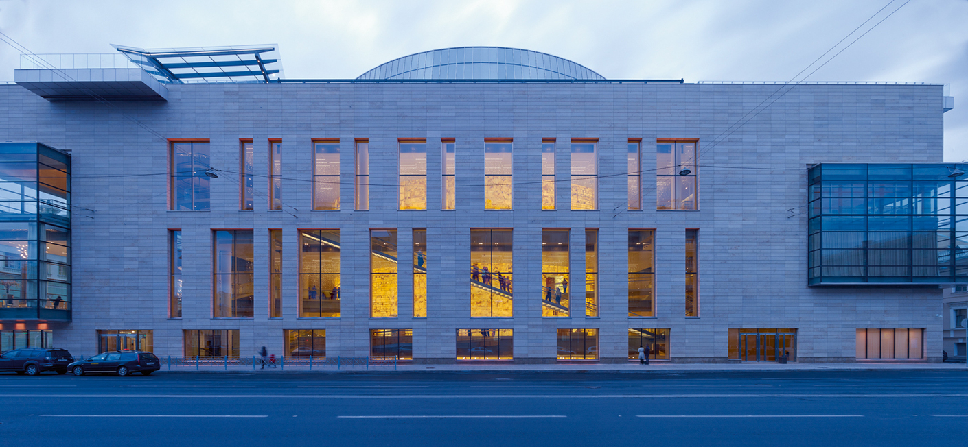 Ganz anders als das Stammhaus wirkt der Entwurf des kanadischen Architekturbüros nach außen schlicht und geradlinig.