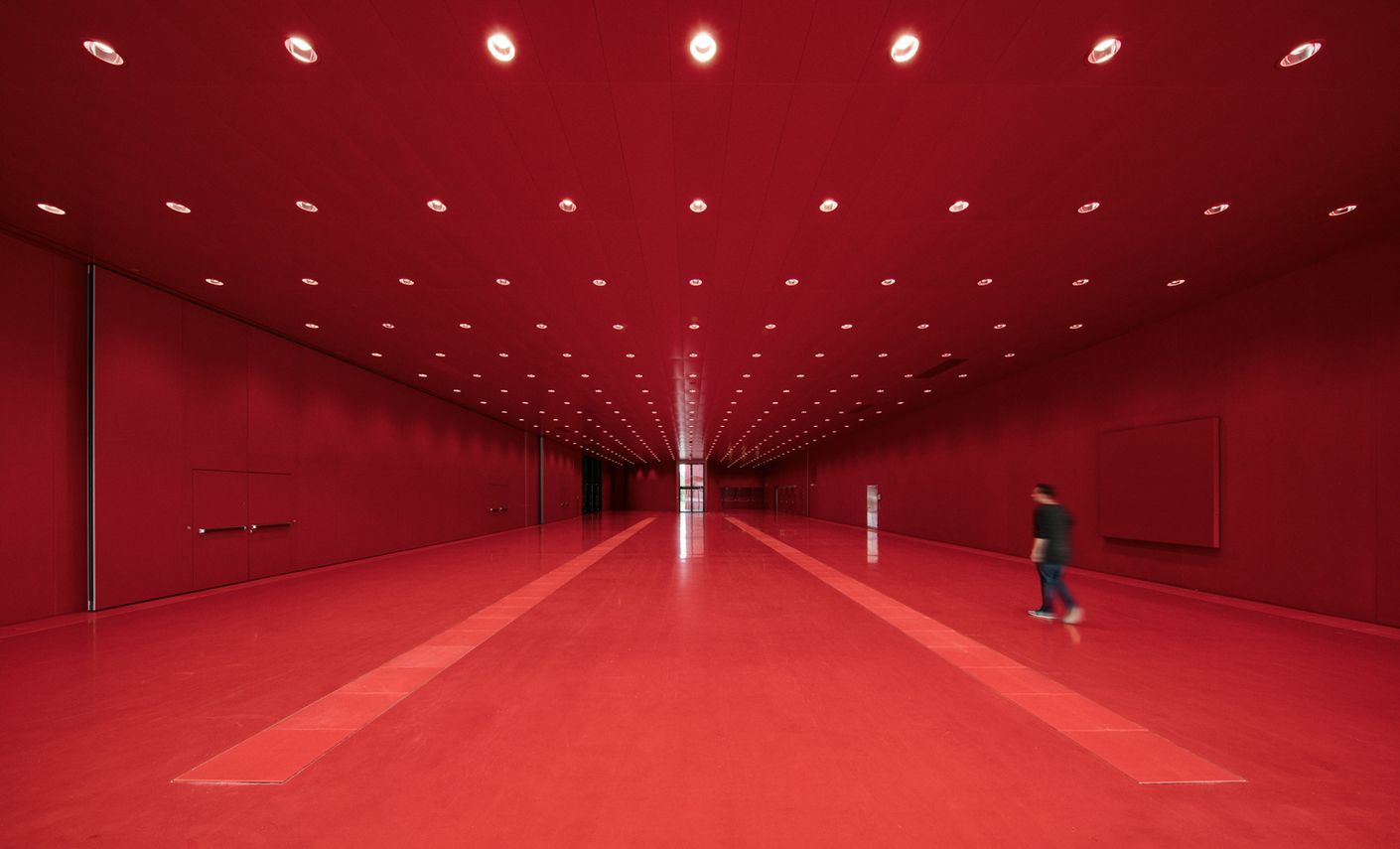 “It has always been a dream of ours as architects to reduce the luminaire to a minimum and that makes Panos infinity a brilliant choice,” says Stefan Marte.