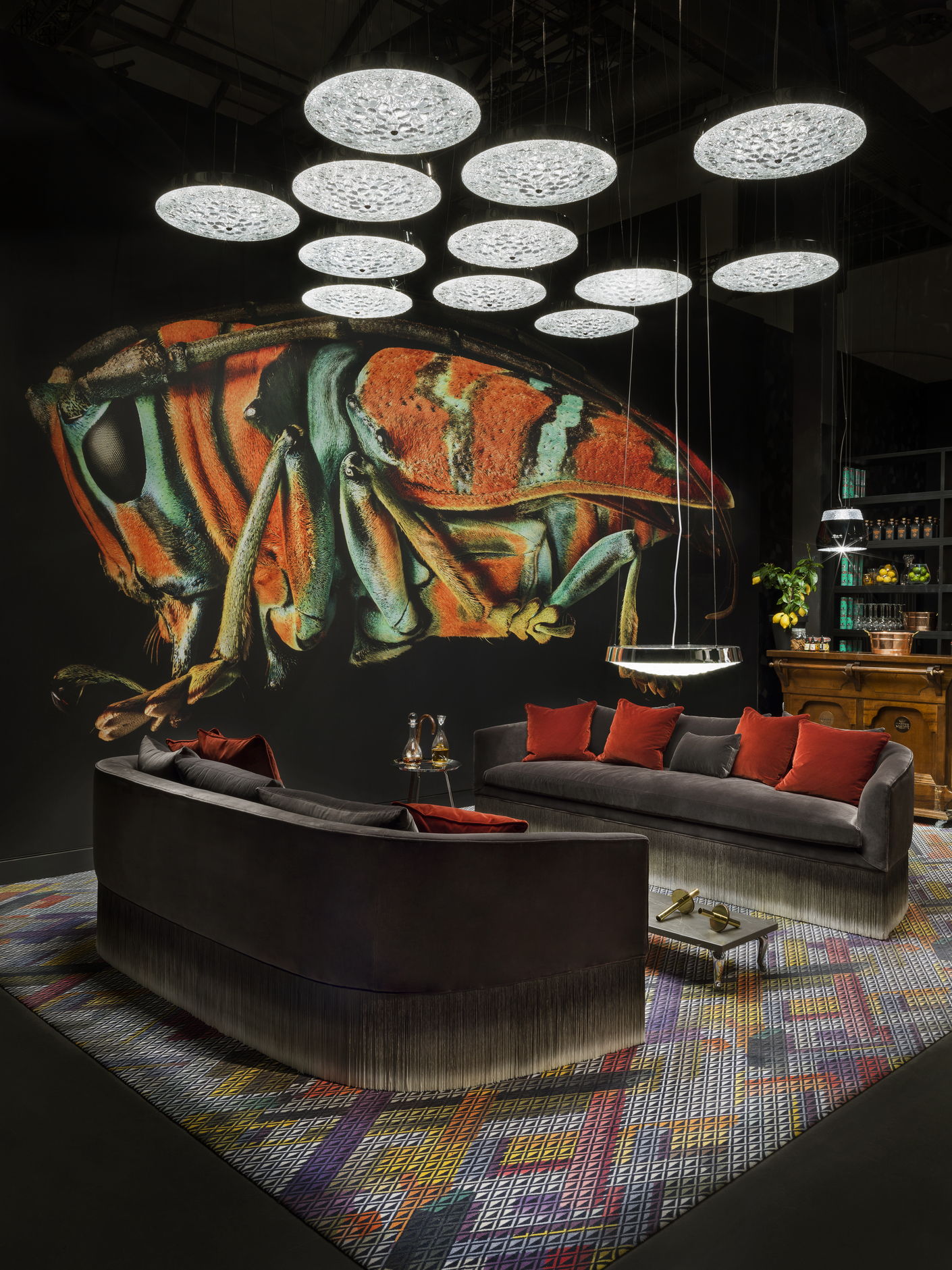 Ombre look: The sofa "Amami" by Lorenza Bozzoli for Moooi sets on fringes.