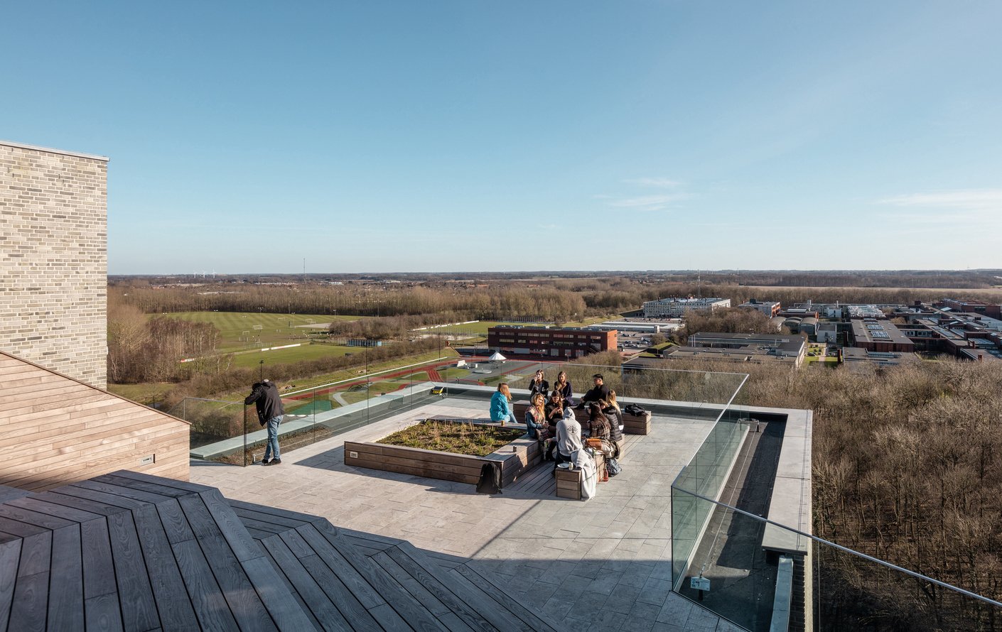 A highlight of the student residence is the large roof terrace, from which the view over the landscape of the island Funen can be enjoyed.