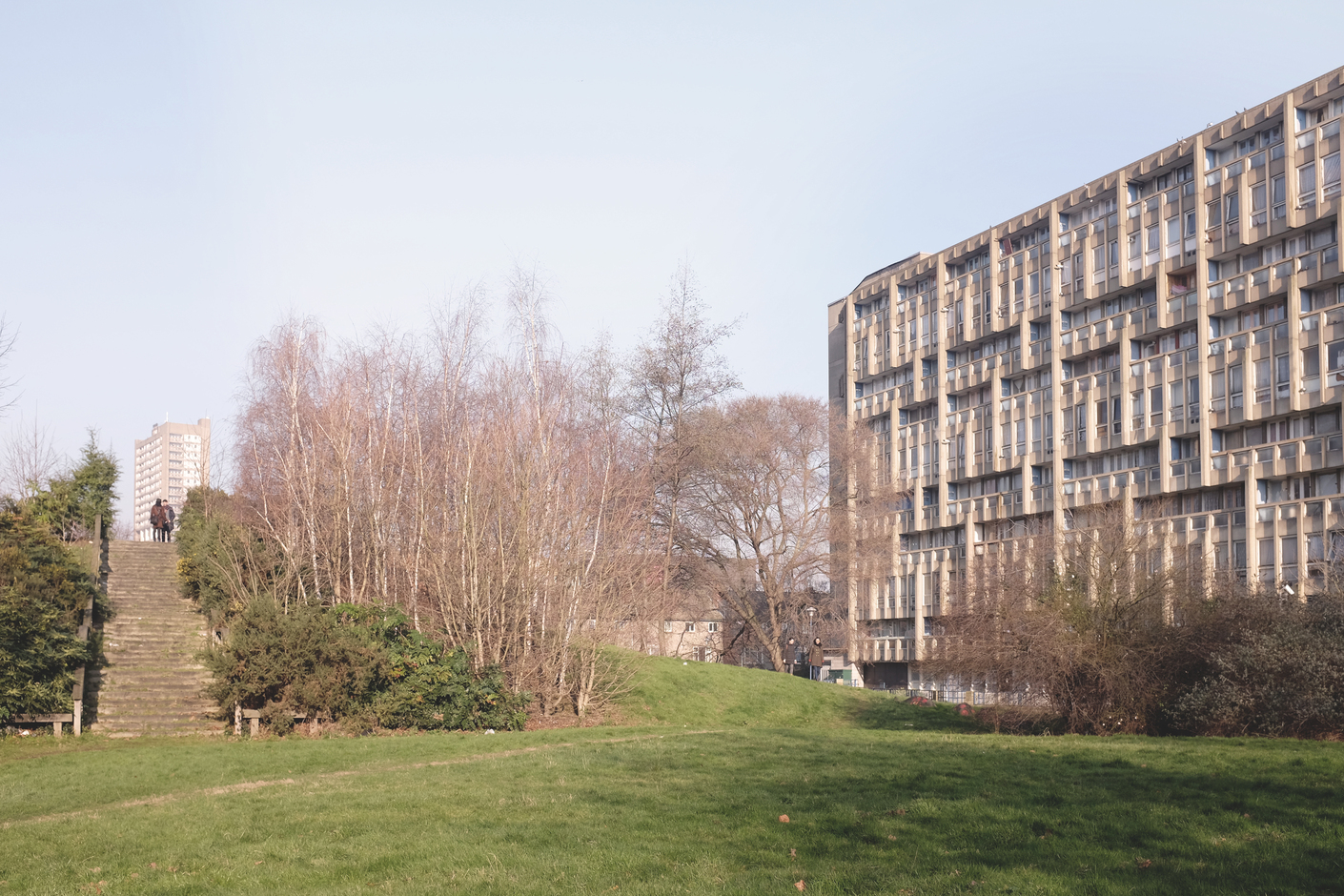 Robin-Hood-Gardens-London-Brutalism-Architecture-Park-and-Hill.jpg
